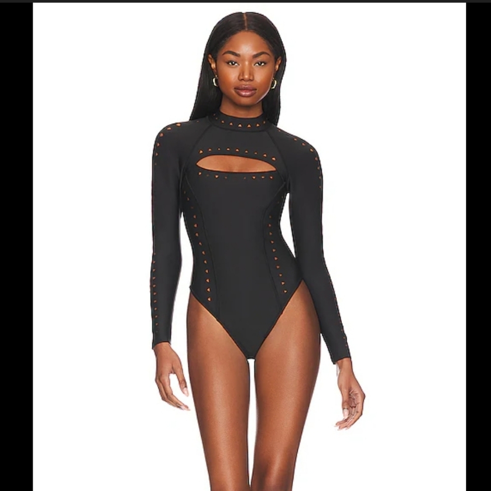 GIGI C Laurel Surf Suit In Black